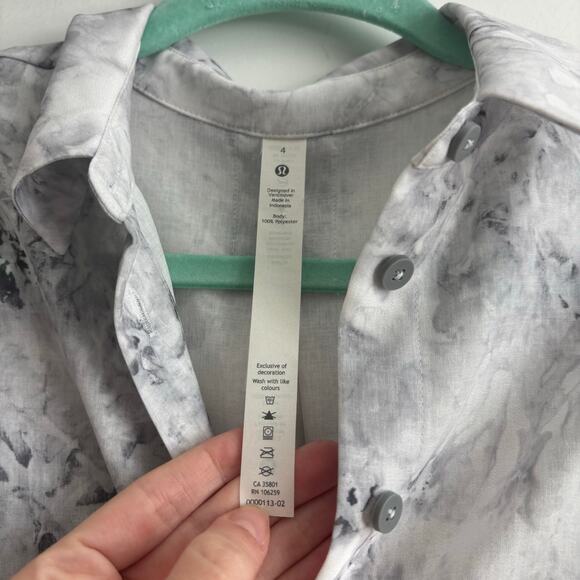 Lululemon Full Day Ahead Short Sleeve Shirt Sz 4 Marbled Athletic Athleisure - Picture 6 of 6